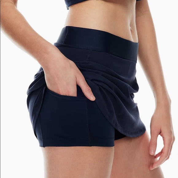 TnaSLICK Court Mini Skirt (Black) - Picture 3 of 9